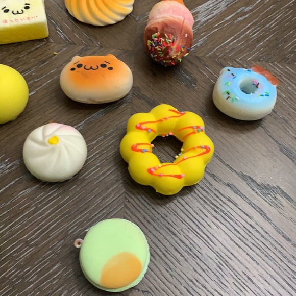 Bundle of 15 squishes - Picture 6 of 17